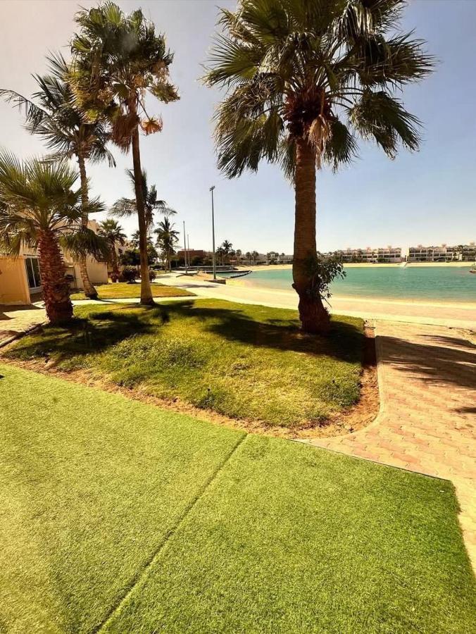 Dream Village Beachfront Durat  Alarous